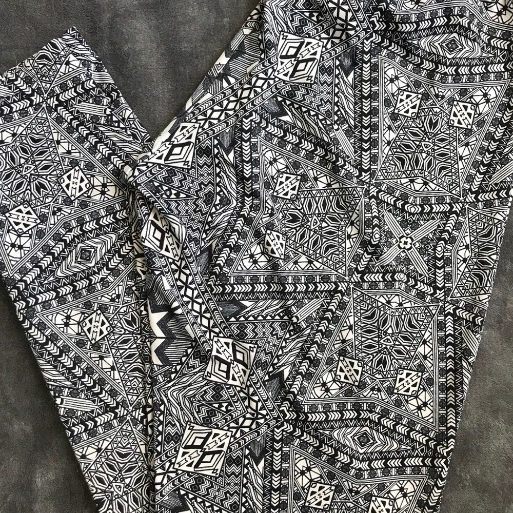 SOLD See You Monday  pattern leggings 3x